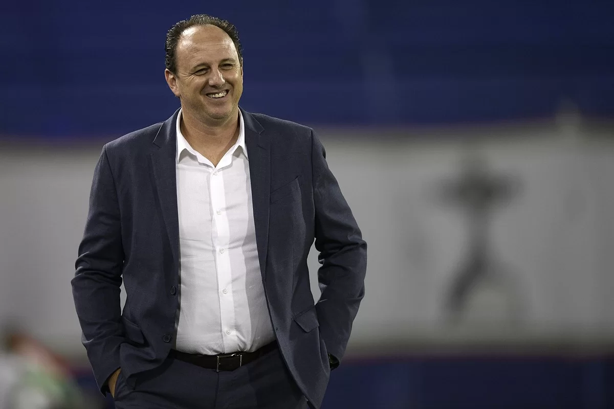 Rogério tem missão complicada no Bahia, contra o Z4, mas já levantou a taça do Brasileiro. (Foto: Juan Mabromata/Pool)