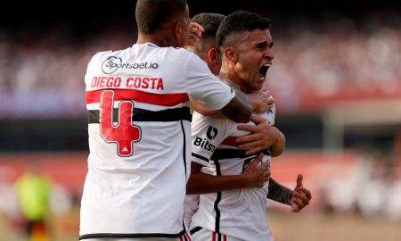 Nestor comemora título pelo São Paulo e gol marcado: 'Nem acredito que aconteceu' . (Photo by Ricardo Moreira/Getty Images)