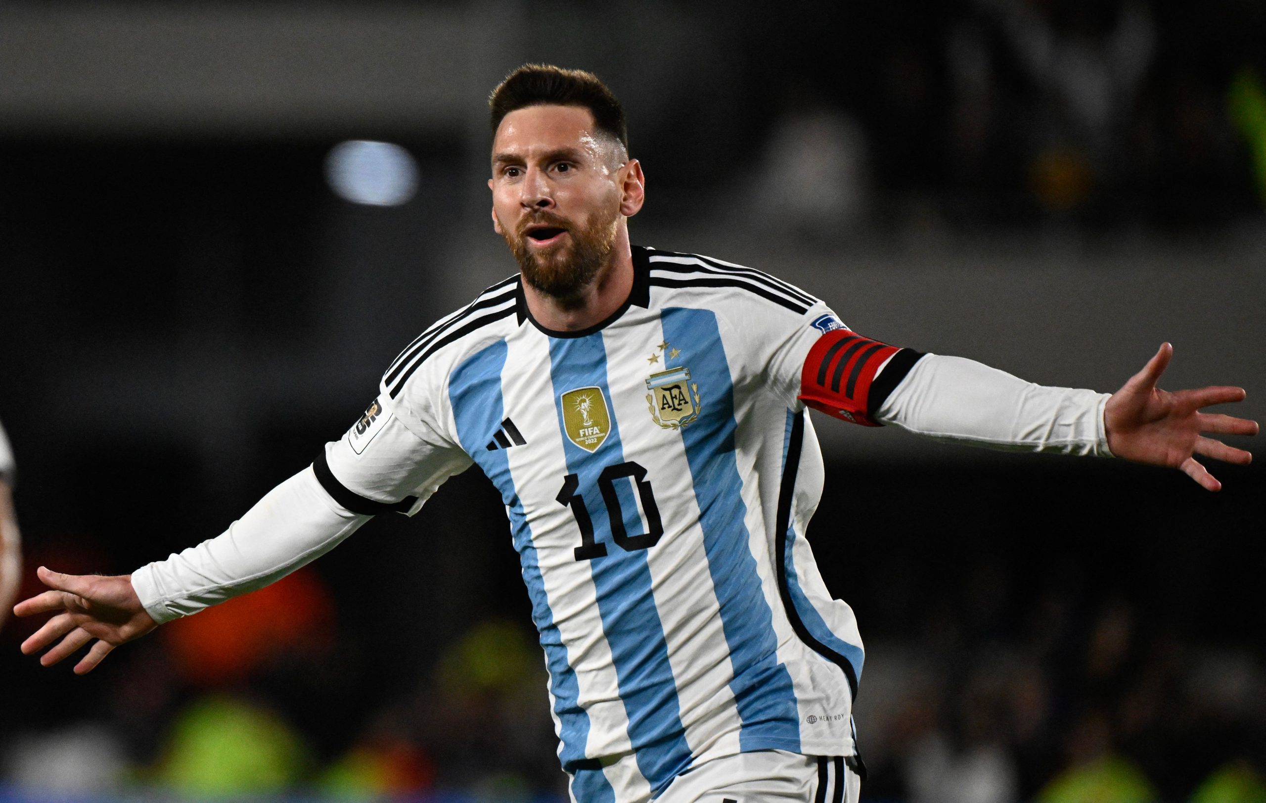 Messi é um dos favoritos ao prêmio (Foto: LUIS ROBAYO/AFP via Getty Images)