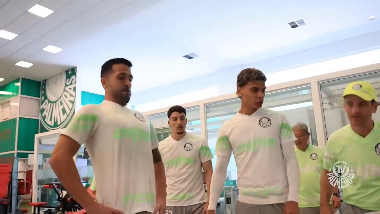 Elenco do Palmeiras treina (Reprodução/ OneFootball)