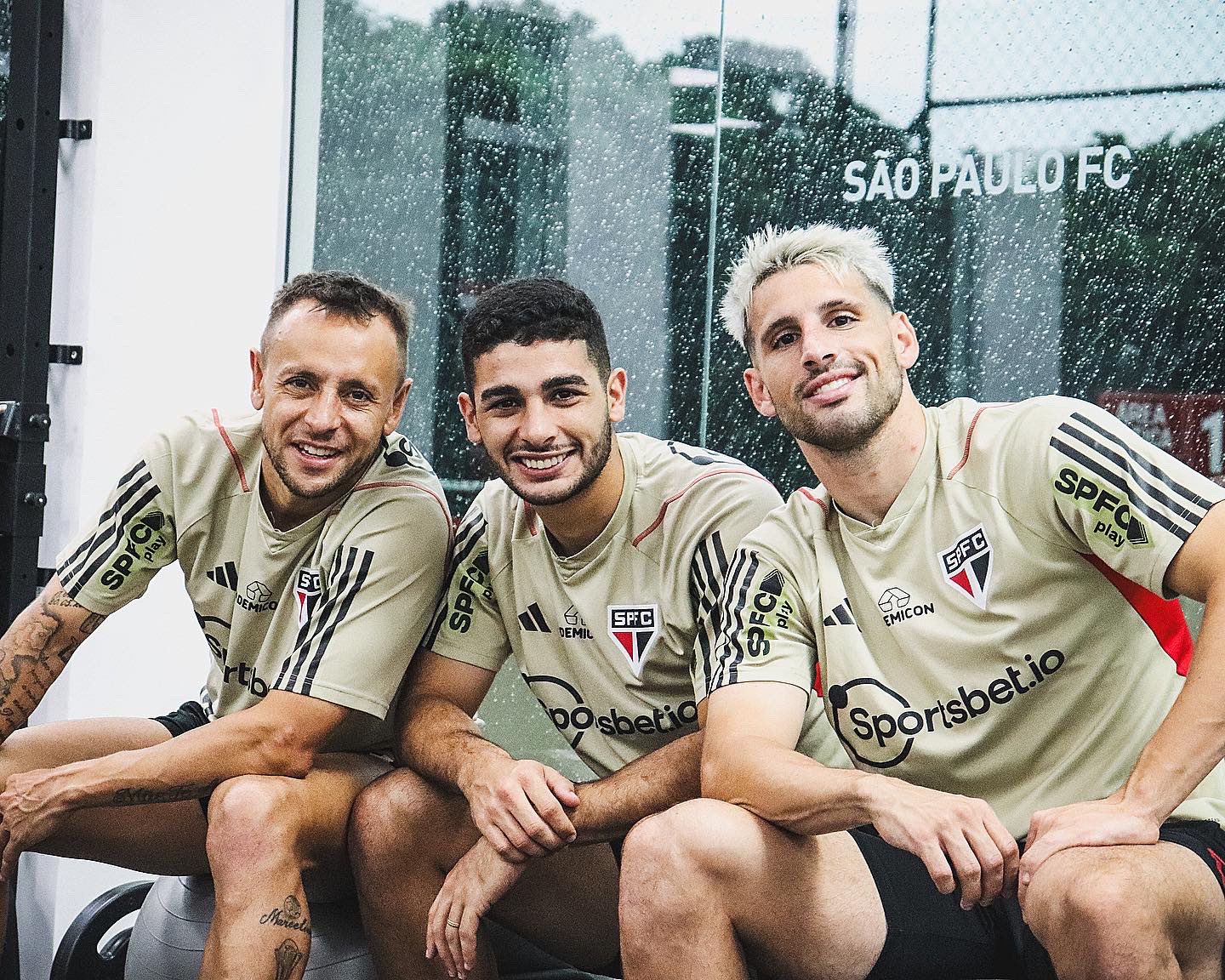 Rafinha, Michael Araújo e Calleri (Foto: divulgação/são paulofc)