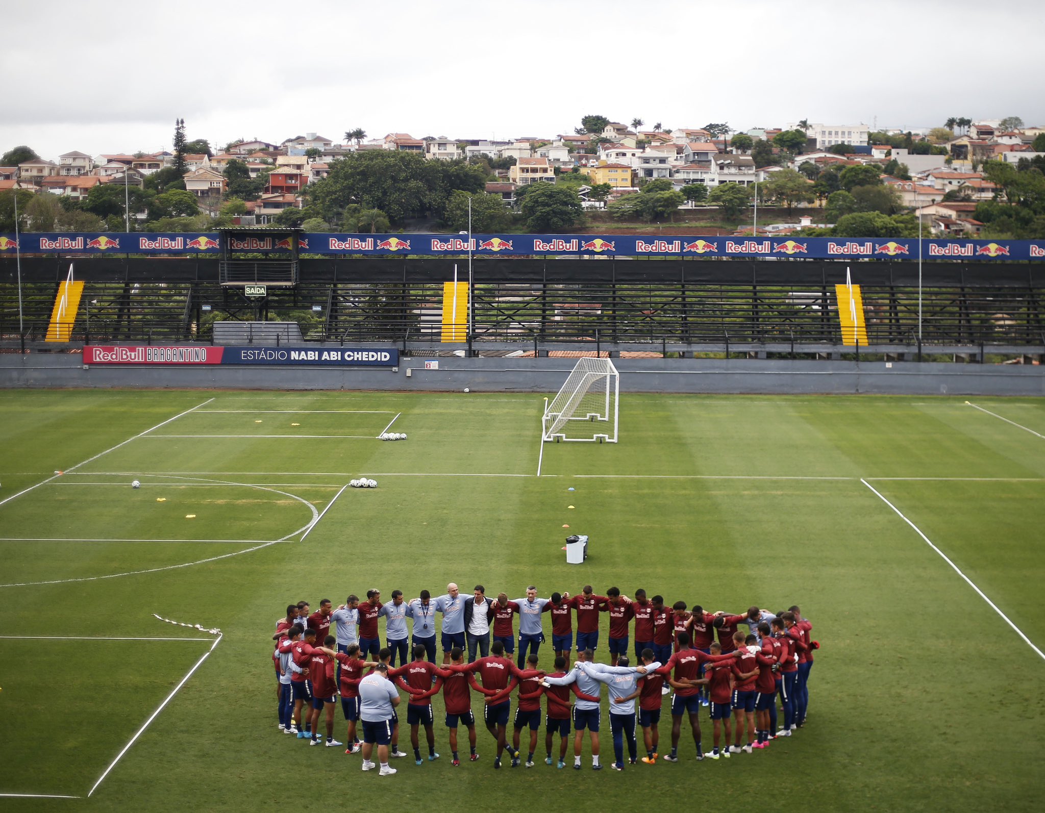 Elenco do Massa Bruta trabalha de olho no duelo com o Peixe. (Foto: Ari Ferreira/Red Bull Bragantino)