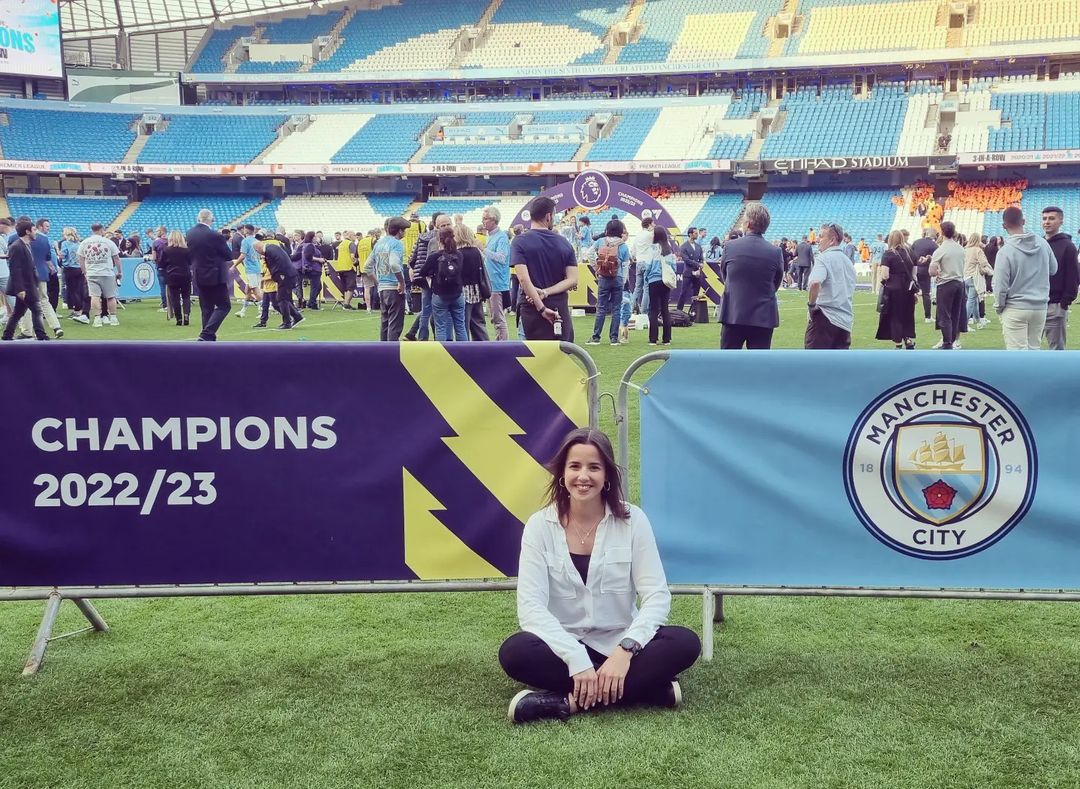 Natalie Gedra já cobriu seis Premier League seguidas (Foto: Reprodução/Instagram Natalie Gedra)