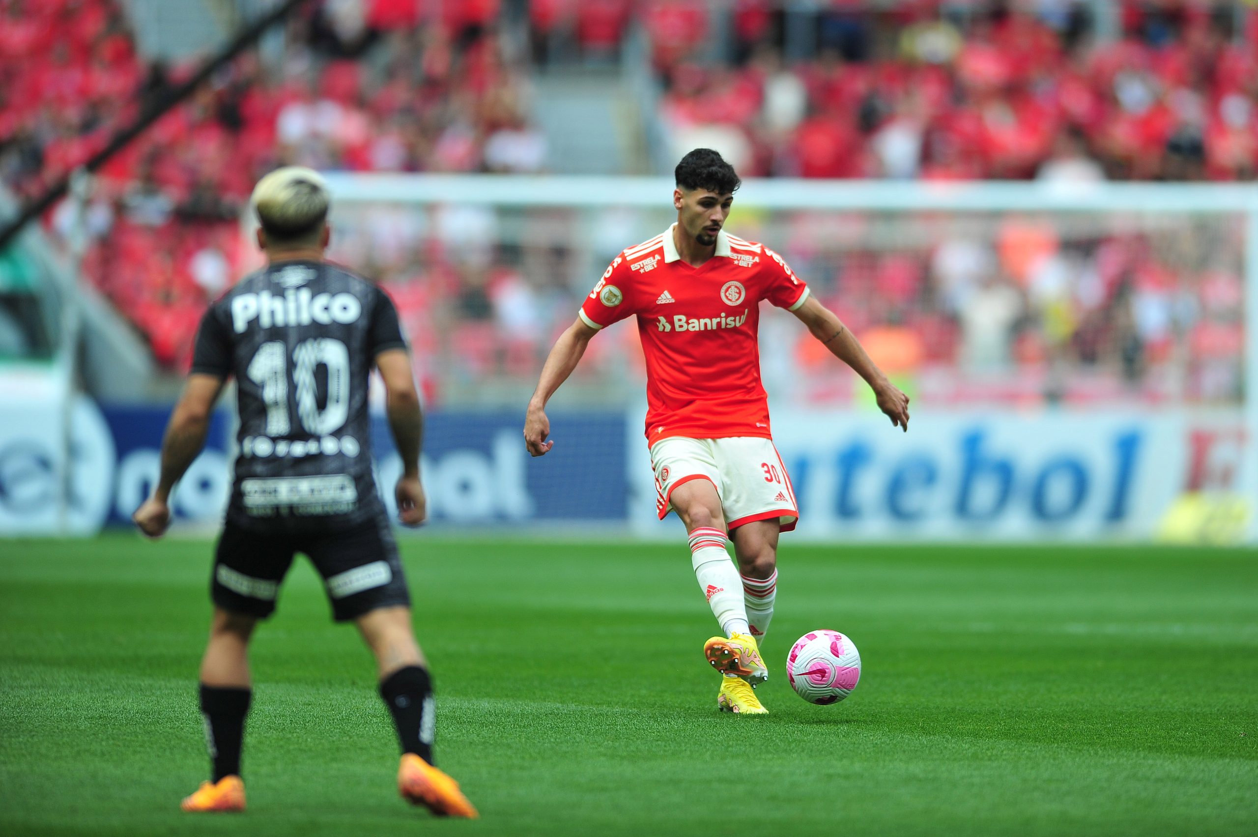 Times seguem na parte de baixo da tabela do Brasileirão (Foto: Divulgação/Internacional)