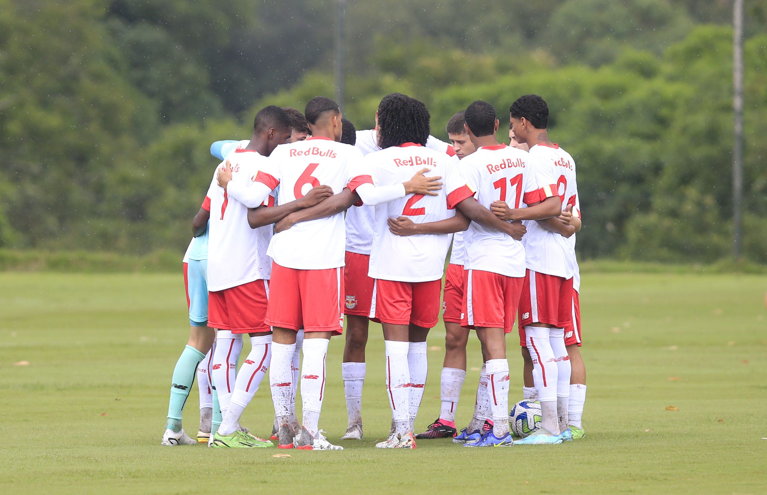 O Red Bull Bragantino pode se classificar de maneira antecipada às quartas de final do Paulistão Sub-20 diante da Ferroviária. (Foto: Fernando Roberto/Red Bull Bragantino)