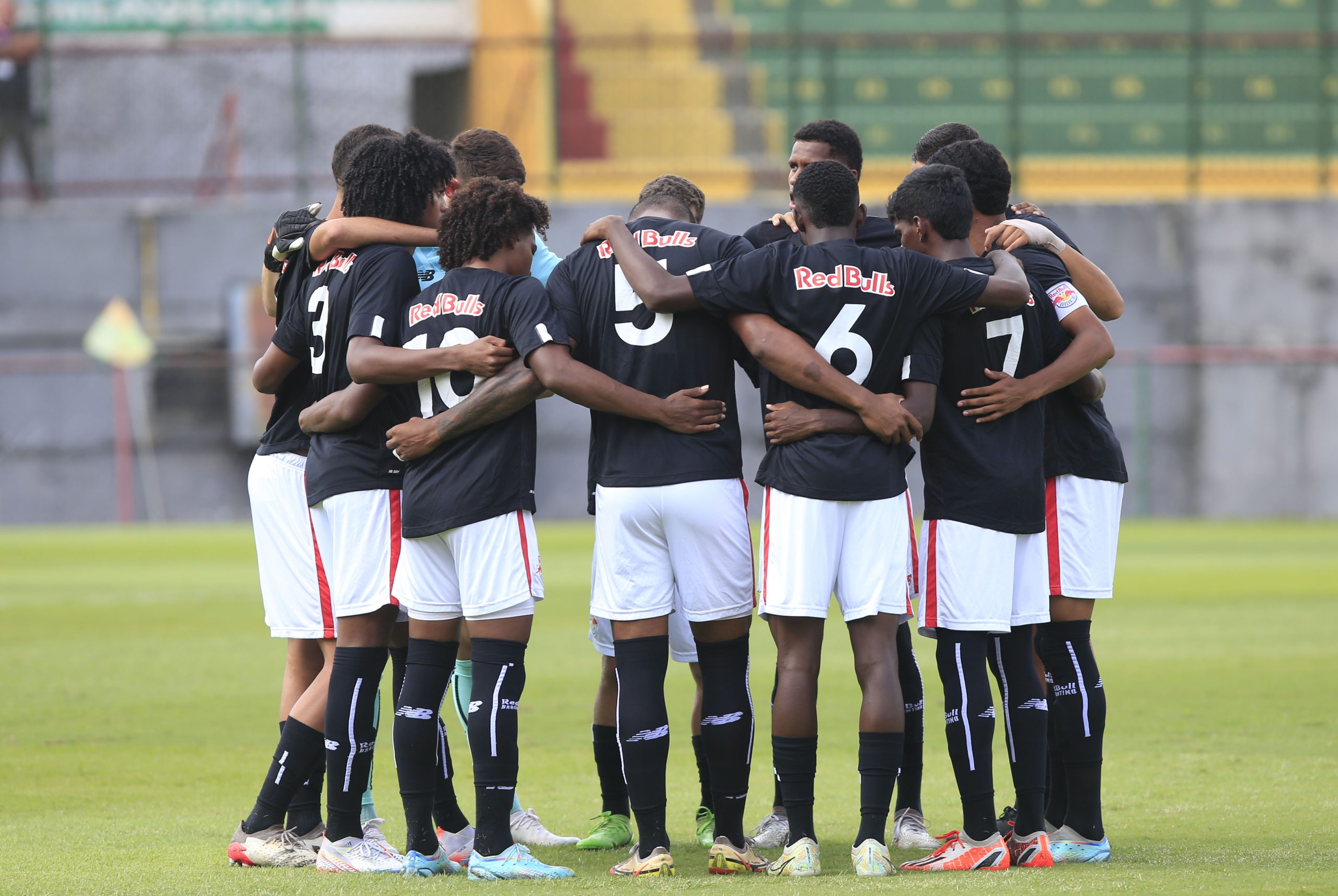 O Red Bull Bragantino se complicou no Paulistão Sub-20 com a derrota para a Ferroviária. (Foto: Fernando Roberto/Red Bull Bragantino)