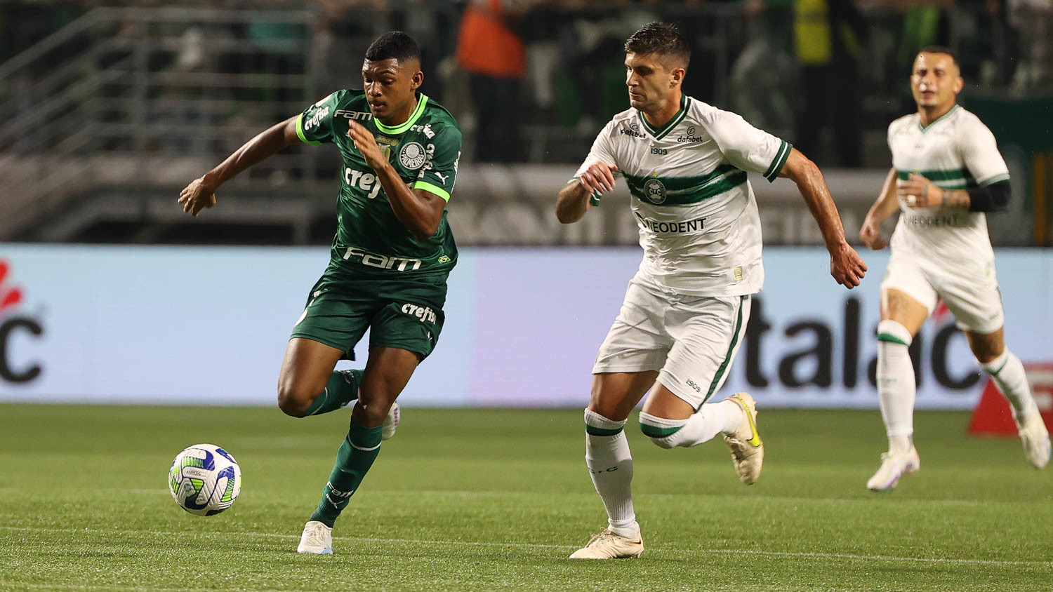 Palmeiras visita o Coritiba buscando Palmeiras visita o Coritiba buscando reação e volta ao G4 do Brasileirão. (Foto: Cesar Greco/Palmeiras)