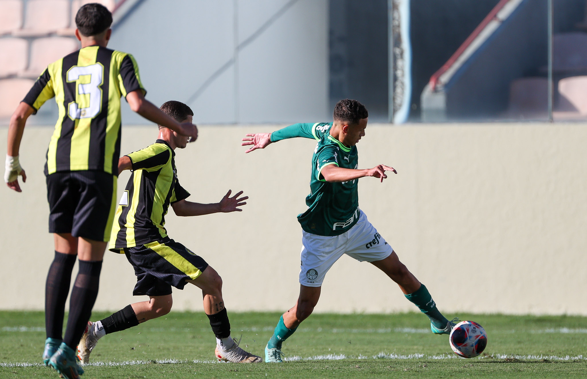 Thauan comemora classificação antecipada do Palmeiras no Paulista Sub-20. (Foto: Fabio Menotti/Palmeiras)