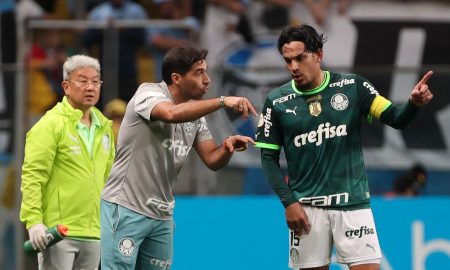 Abel Ferreira durante a derrota do Palmeiras para o Grêmio. (FOTO: Cesar Greco/Palmeiras).