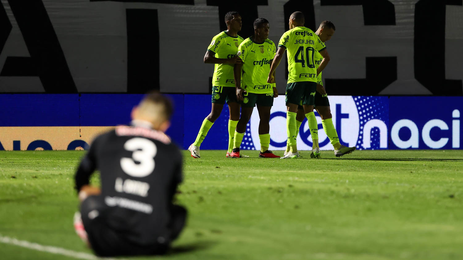 Comemoração após o gol que abriu o placar do confronto entre Red Bull Bragantino e Palmeiras (FOTO: Cesar Greco/Palmeiras).