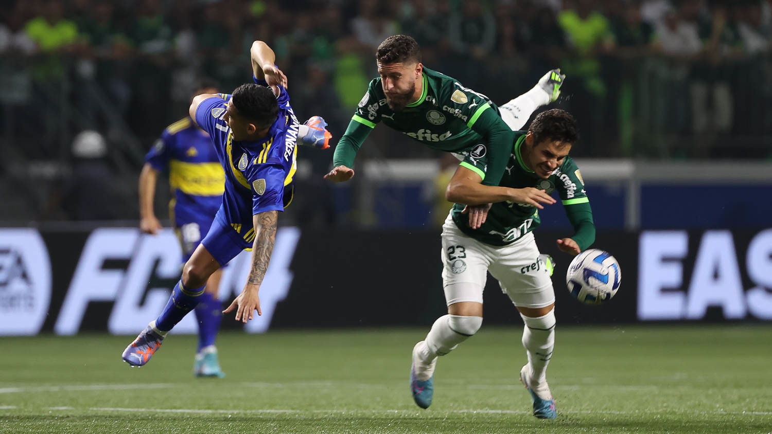 Zé Rafael e Raphael Veiga durante Palmeiras x Boca Juniors. (FOTO: Cesar Greco/Palmeiras).