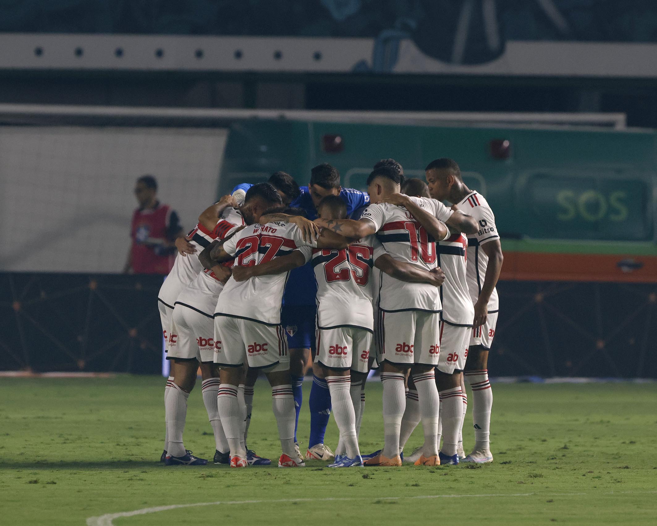 São Paulo na preleção antes do jogo contra o Goiás. (Crédito: Rubens Chiri/Saopaulofc.net)