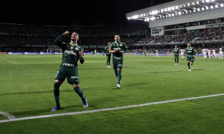 Defensores brilham, Palmeiras vence, volta ao G4 e afunda o Coritiba na lanterna do Brasileirão. (Foto: Cesar Greco/Palmeiras)