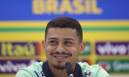 Volante está muito otimista com relação ao trabalho do seu também técnico no Fluminense (Foto: Vitor Silva/CBF)