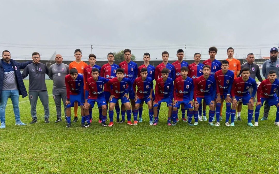 Atletas da base do Paraná Clube - (Foto: Divulgação/Paraná Clube)