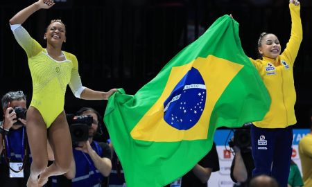 Rebeca Andrade e Flávia Saraiva subiram no pódio nas paralelas em Santiago 2023