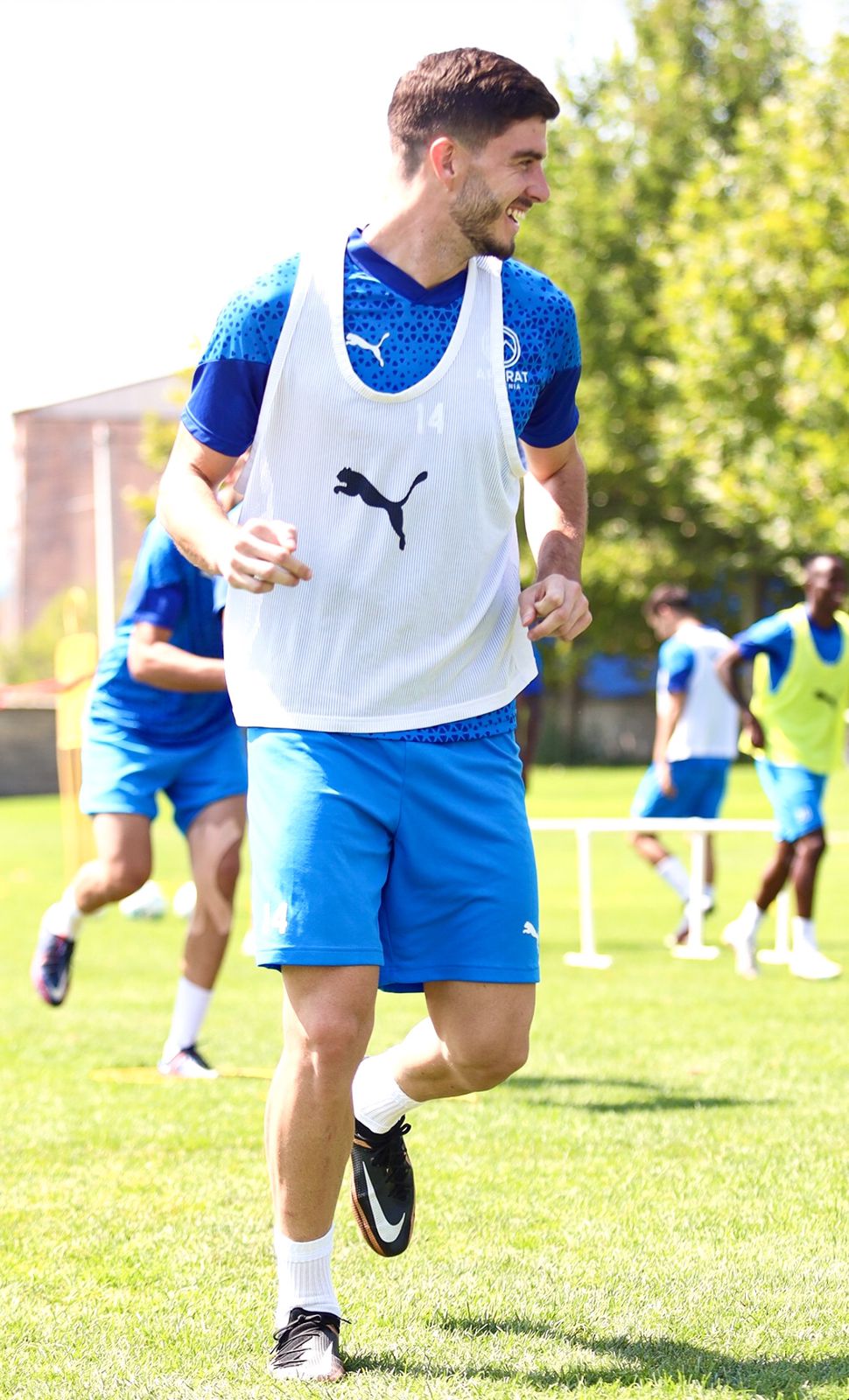 Léo Silva, zagueiro brasileiro do Ararat-Armenia