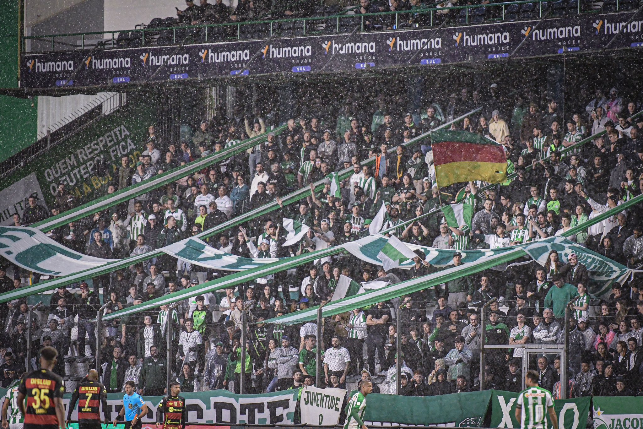 Torcida do Juventude no empate com o Sport - (Foto: Gabriel Tadiotto/Juventude)