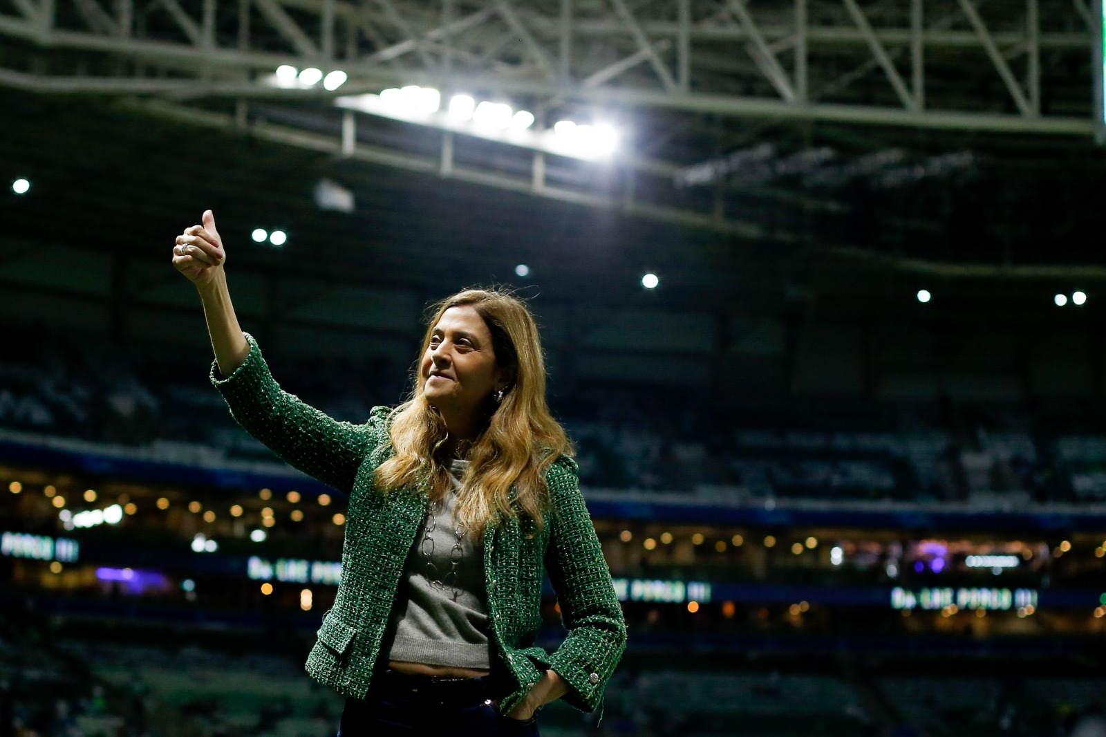 Leila Pereira admite que procurou Abel Ferreira para renovar o próximo contrato pelo Palmeiras: 'está muito feliz aqui'. (Ricardo Moreira/Getty Images)