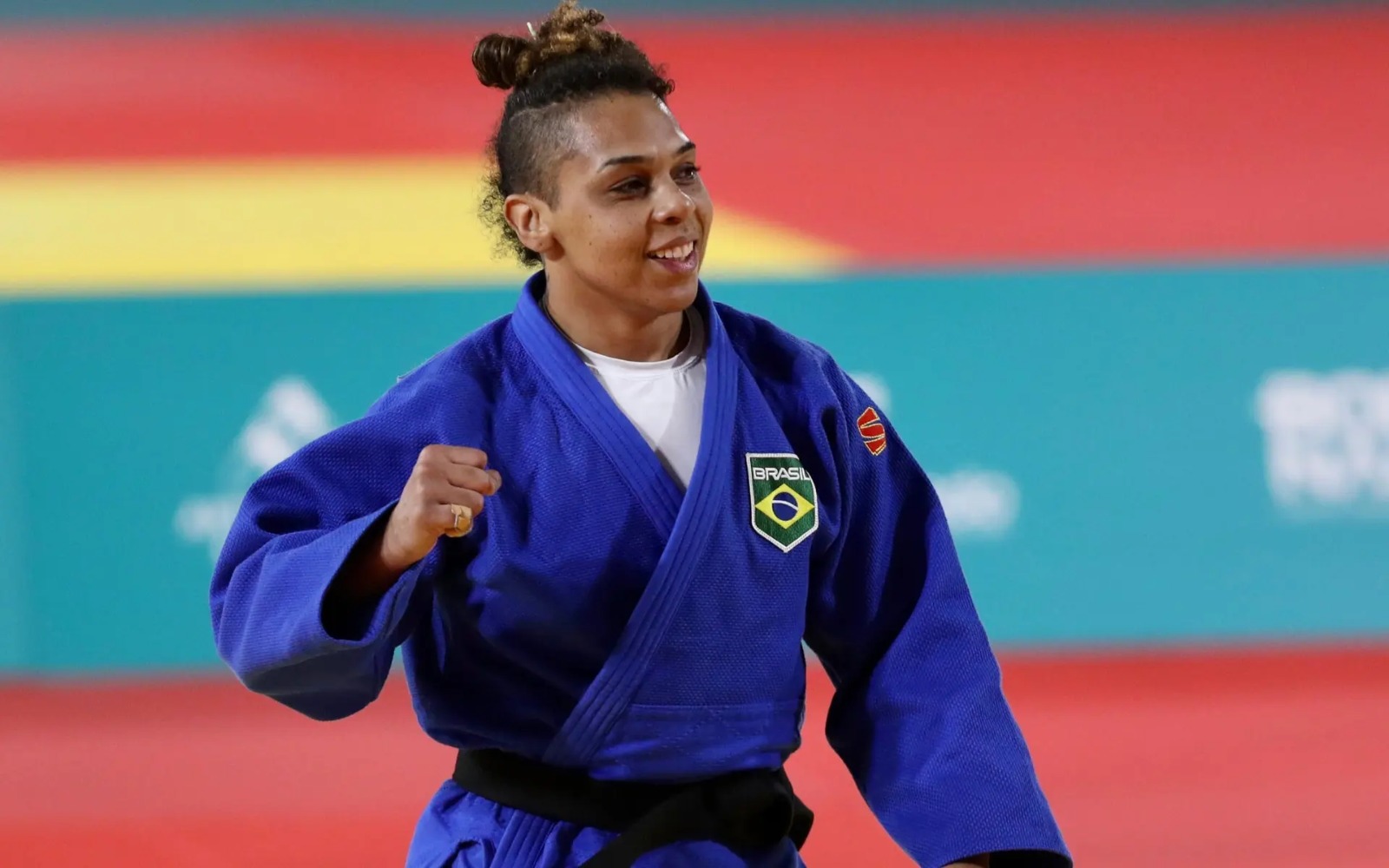 Samanta medalhista nos jogos Pan-Americanos (Foto: Gaspar Nóbrega/COB)