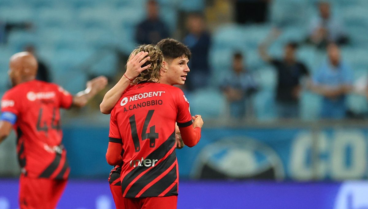 Bruno Zapelli e Canobbio em Grêmio x Athletico - (Foto: José Tramontin/Athletico)