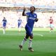 Sterling celebra gol do Chelsea (Foto: Matt McNulty/Getty Images)