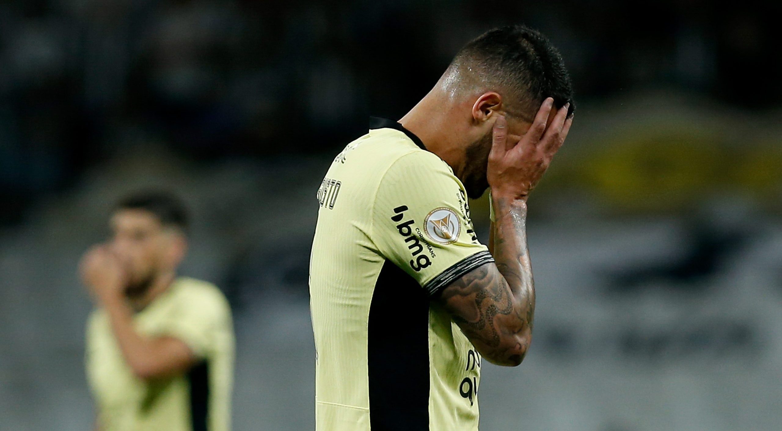 : Renato Augusto, do Corinthians, reage durante a partida (Foto: Ricardo Moreira/Getty Images)