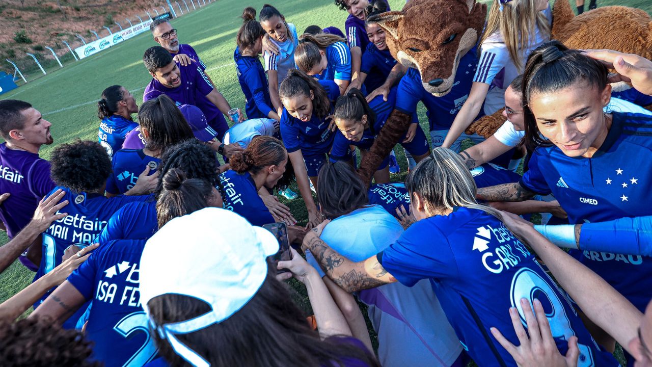 Cruzeiro goleou o Uberlândia e avançou como líder do Campeonato Mineiro Feminino 2023 (Foto: Gustavo Martins/Cruzeiro)