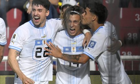 Piquerez e Canobbio atuando pela seleção do Uruguai - (Foto: RODRIGO BUENDIA/AFP via Getty Images)