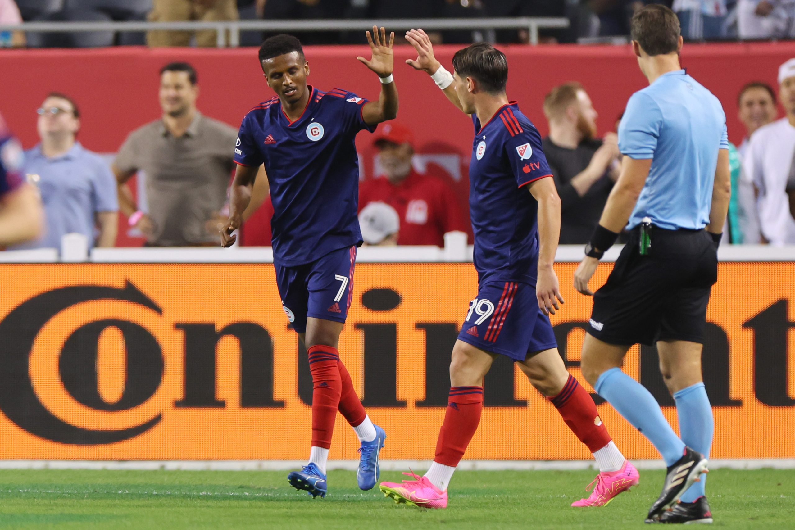 Haile-Sellasie celebra gol do Chicago Fire (Foto: Michael Reaves/Getty Images)