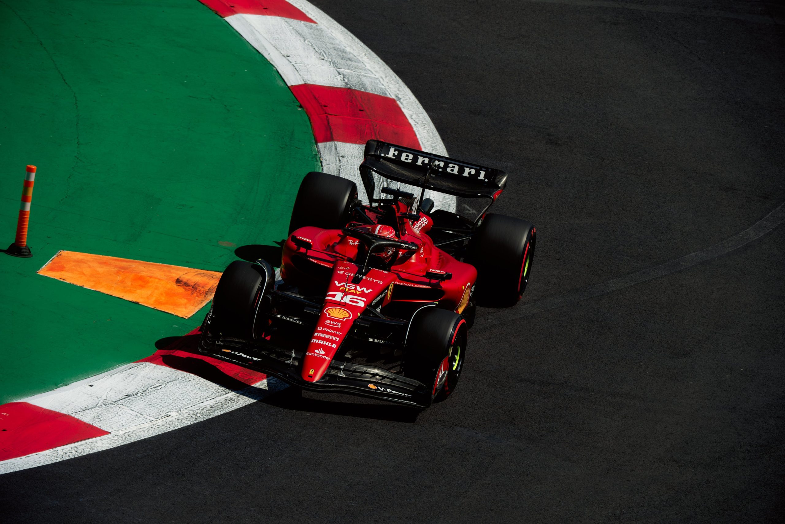 Leclerc e Sainz fecham a primeira fila do GP do México - Foto: Divulgação/Ferrari