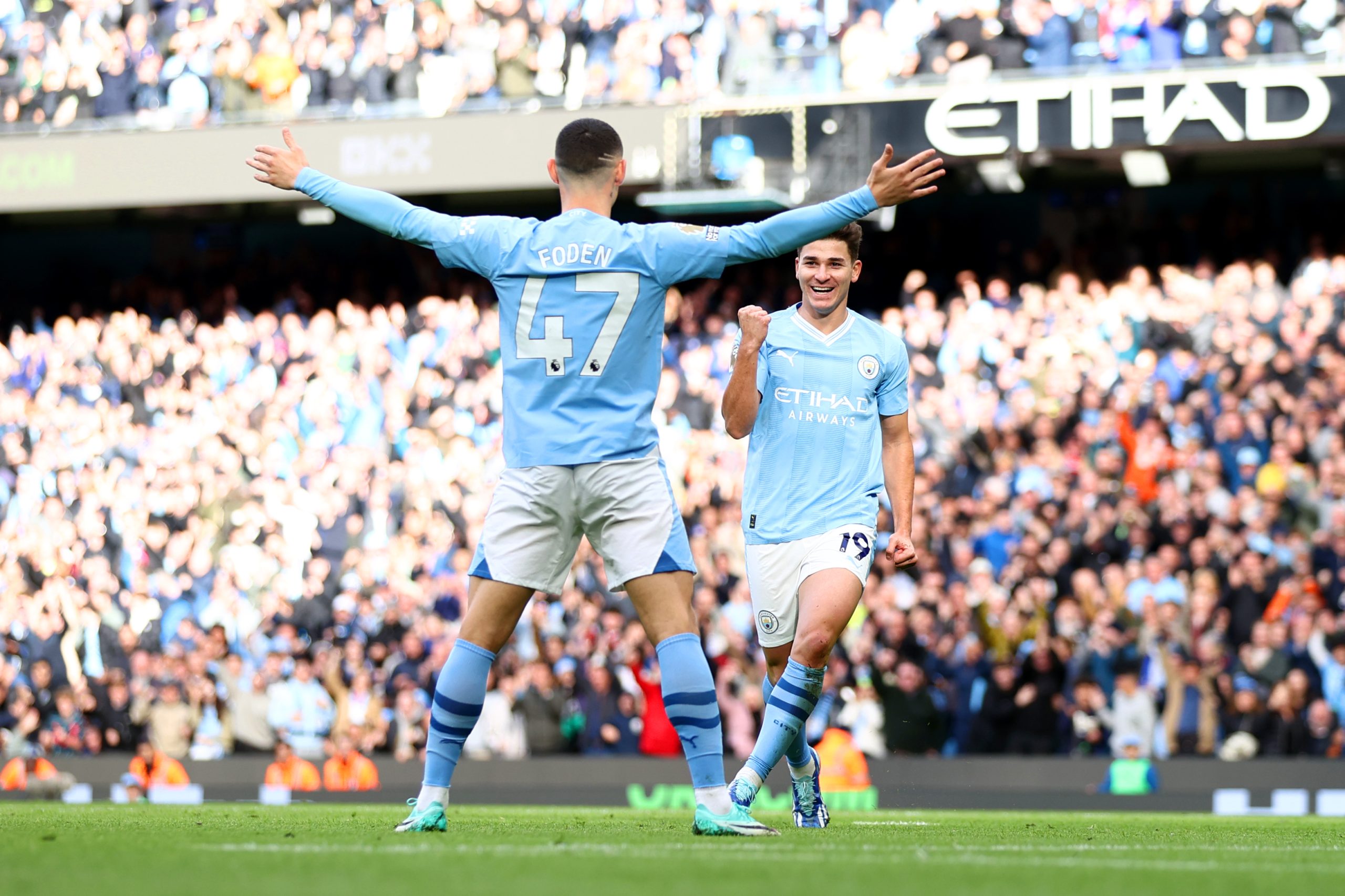 Álvarez celebra gol do Manchester City (Foto: Naomi Baker/Getty Images)