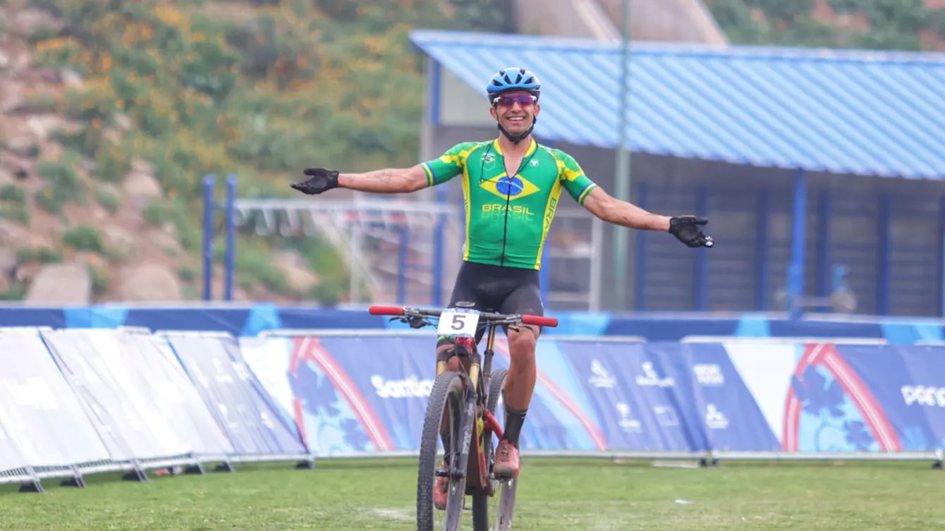 José Gabriel conquista a medalha de bronze no Mountain Bike nos Jogos Pan-Americanos (Foto: Wander Roberto/COB)