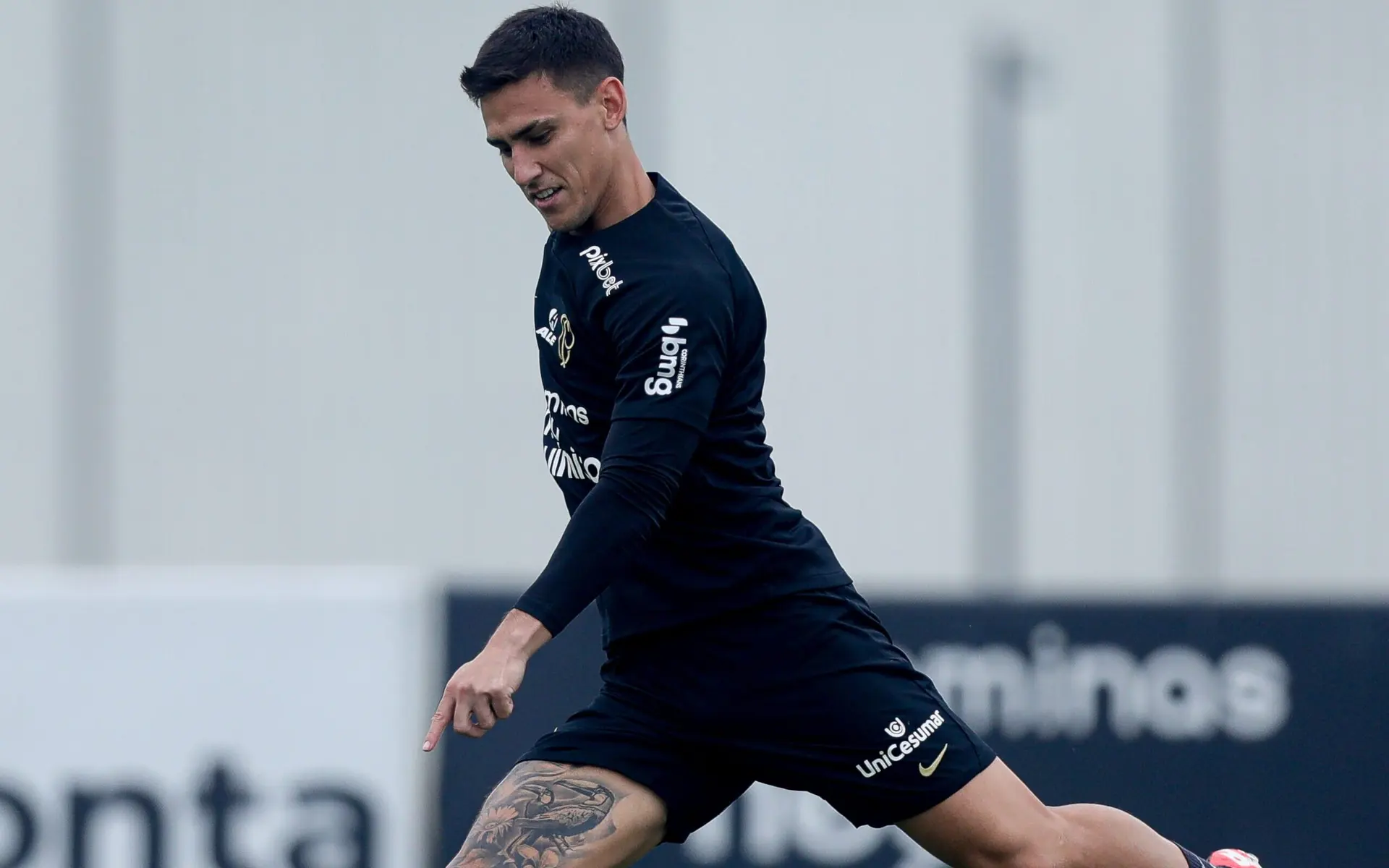 Rojas treina e fica a disposição de Mano para duelo contra o Fortaleza (Foto: Rodrigo Coca / Ag.Corinthians)