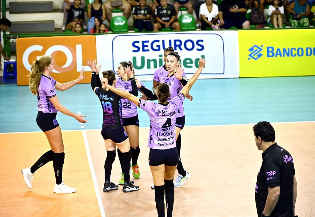 O Osasco estreou com vitória na Superliga feminina