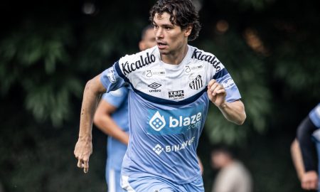 Dodõ pode ser um dos titulares no jogo. Divulgação/ Santos FC