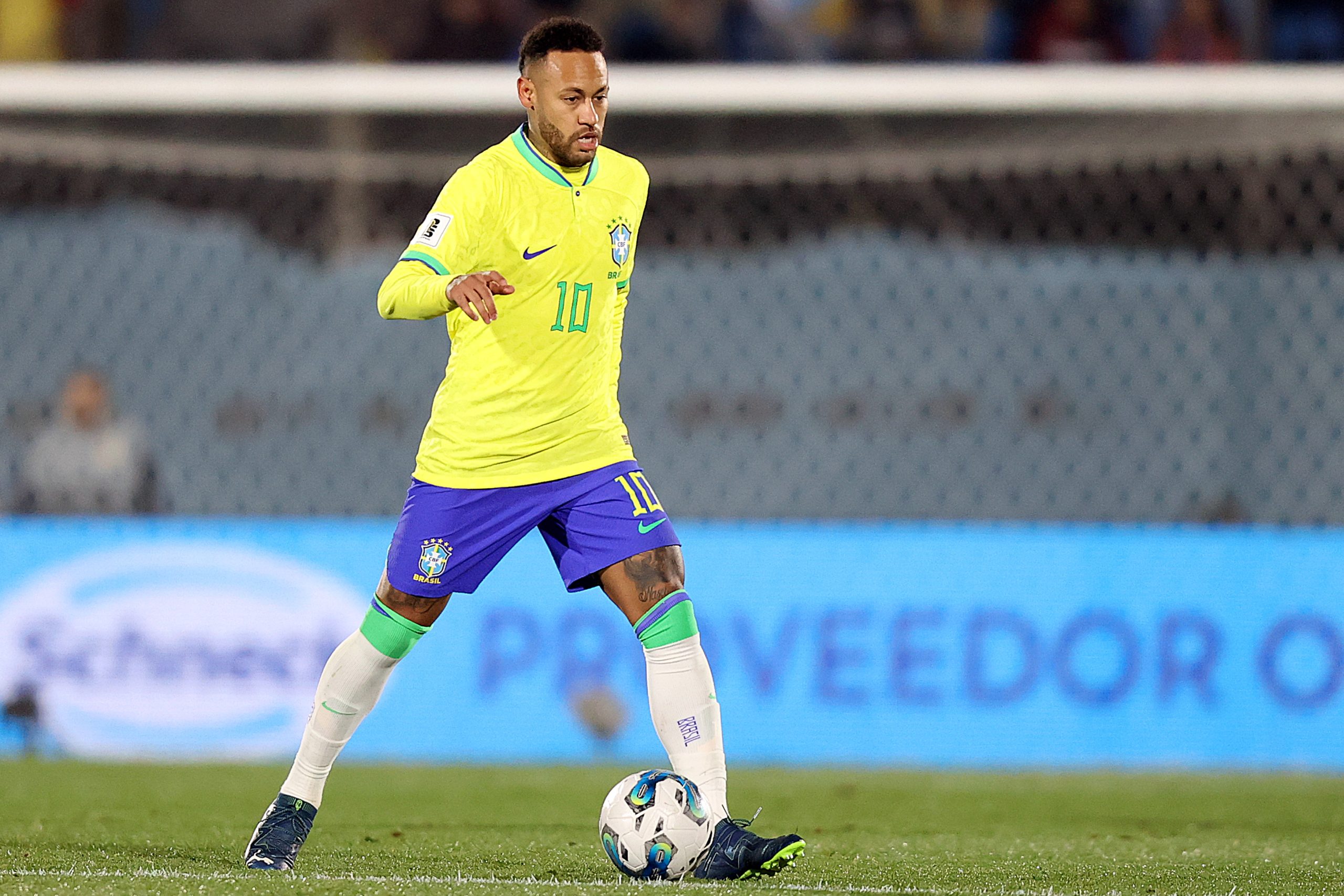 Recentemente, Neymar passou por uma cirurgia devido a uma grave lesão sofrida em jogo contra o Uruguai (Foto: Vitor Silva/CBF)