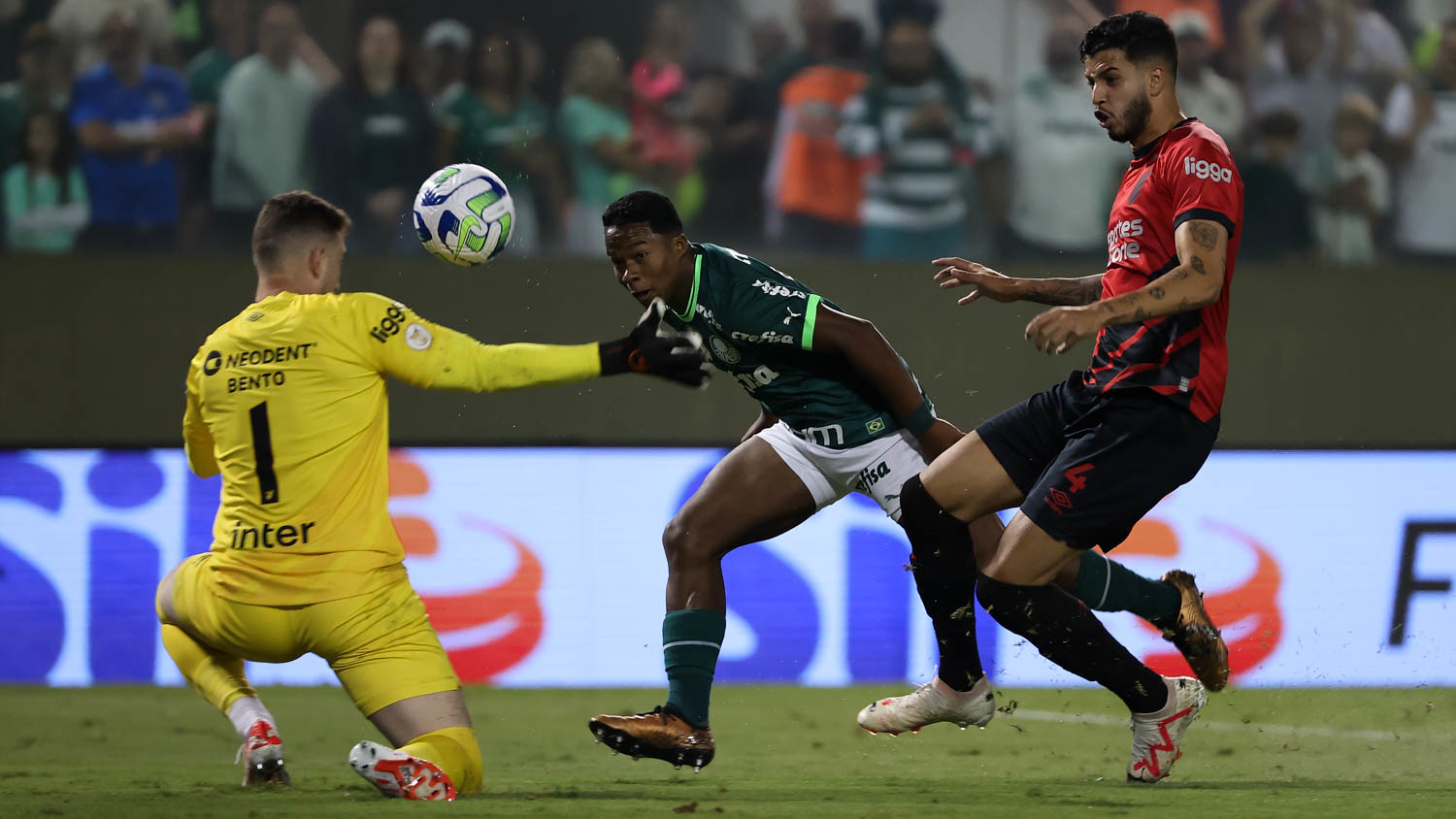 Endrick em ação na vitória do Palmeiras sobre o Athletico. (Foto: Cesar Greco/ Palmeiras).