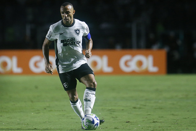 Marçal em campo na derrota do Botafogo para o Vasco. Foto: Vitor Silva/Botafogo