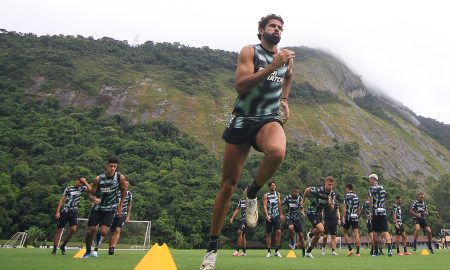 Diego Costa não é relacionado para jogo contra o Coritiba (Foto: Vitor Silva/Botafogo)