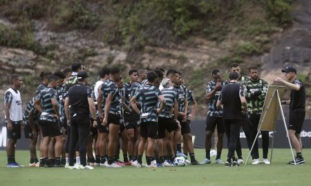 Tiago Nunes chega com a missão de levar o Botafogo ao título brasileiro