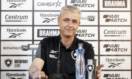 Tiago Nunes é apresentado pelo Botafogo (Foto: Vítor Silva/Botafogo)