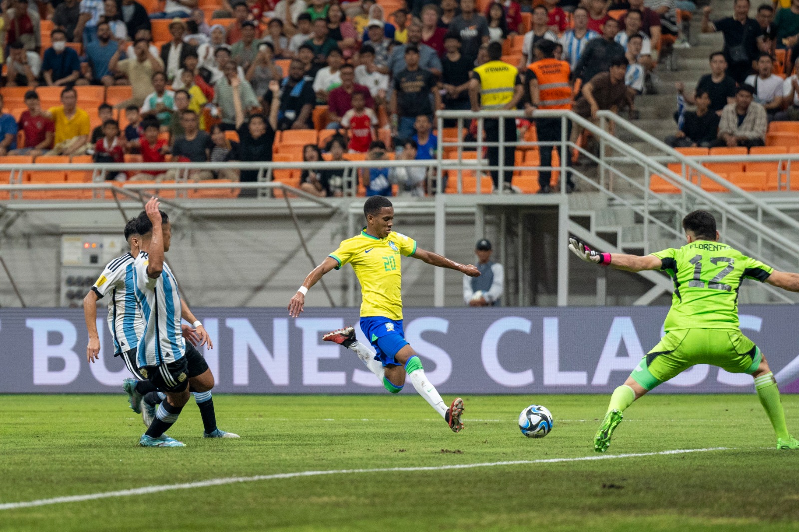 Estevão em Brasil x Argentina - (Foto: Leto Ribas/CBF)