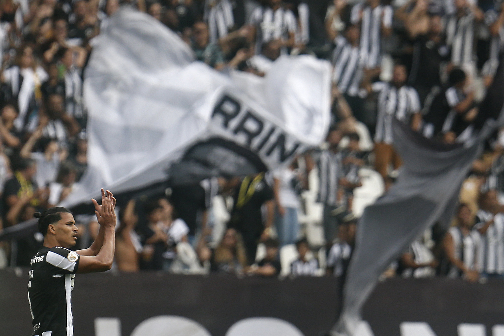 Danilo Barbosa marcou pelo segundo jogo consecutivo (Foto: Vítor Silva/Botafogo)