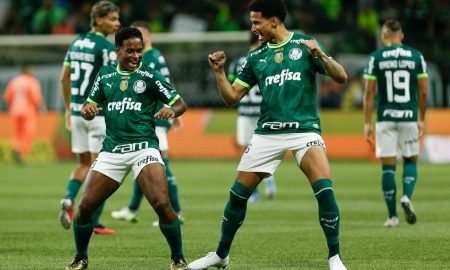 Endrick e Murilo, atletas da Sociedade Esportiva Palmeiras. (Foto: Ricardo Moreira/Getty Images).