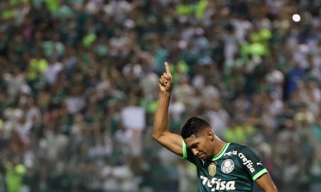 Rony se emocionou bastante após seu gol (Foto: Cesar Greco/Palmeiras/by Canon)