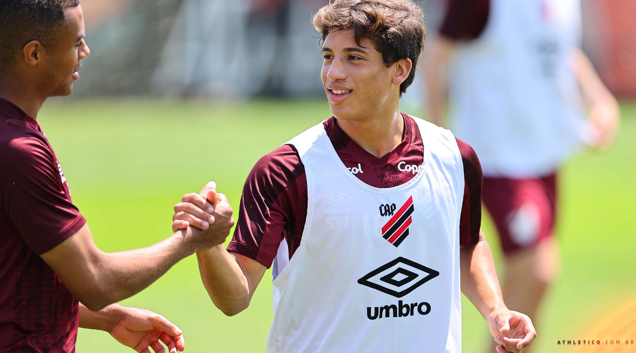 Jovem João Vitor em treino do Athletico - (Foto: José Tramontin/Athletico)