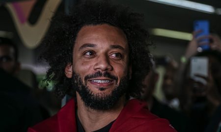 Marcelo sorrindo na chegada ao Rio (FOTO: MARCELO GONÇALVES / FLUMINENSE F.C)