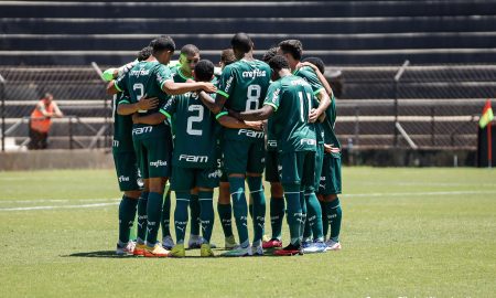 Momento de união dos jogadores Alviverdes antes da partida de ida. (Foto: Gustavo Ribeiro/Novorizontino).