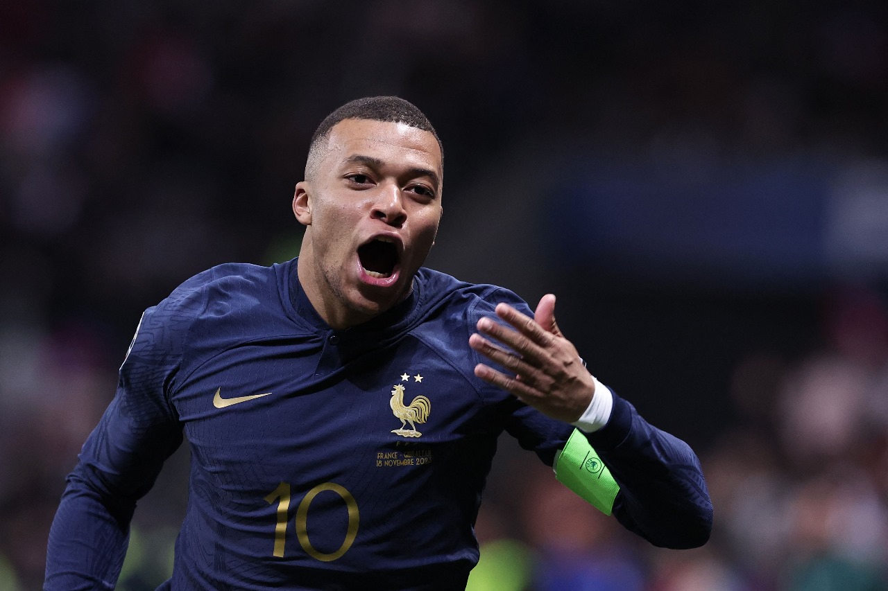 Mbappé marca três vezes na goleada da França sobre Gibraltar